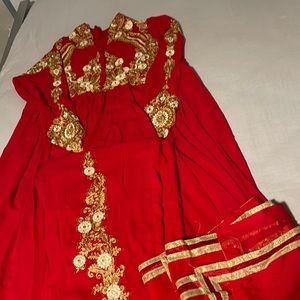 Pakistani shalwar kameez